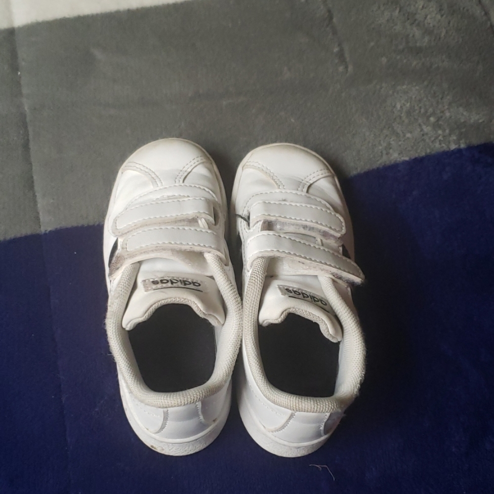 Shoes - Picture 3 of 4